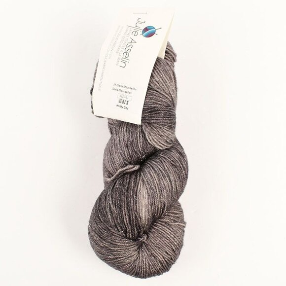 Julie Asselin Stella Yarn Merino Sparkling Stellina 400 Yds Color Moussaillon - Picture 1 of 3